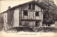 CPA Au Pays Basque Vieille Maison 