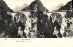 CPA Les Pyrenees Saint Sauveur Le Pont Napoleon 