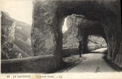 CPA Le Dauphine Les Grands Goulets 