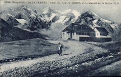 CPA Dauphine Le Lautaret Hotel du PLM et le Massif de la Meije 