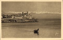 CPA Antibes Alpes Maritimes La Vieille et la chaine des Alpes 