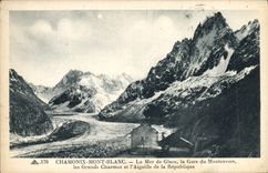 CPA Chamonix Mont Blanc La Mer de Glace la Gare du Montenvers les Grands Charmoz et l'Aiguille de la