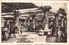 CPA Vichy Les Pergolas du Parc 