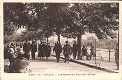 CPA Vichy Les Quais du Parc de l'Allier 