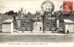 CPA Fontainebleau Le Palais La Cour des Adieux 