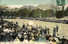 CPA Lourdes La Procession du Saint Sacrement 