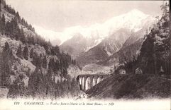 CPA Chamonix Viaduc Sainte Marie et le Mont Blanc 