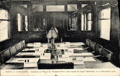CPA Foret de Compiegne interieur du Wagon du Marechal Foch dans lequel fut signe l'Armistice le 11 N