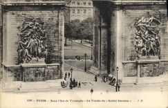 CPA Paris sous l'Arc de Triomphe la Tombe du Soldat Inconnu 