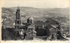 CPA Le Puy La Cathedrale vue laterale 
