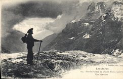 CPA Les Alpes Sur le Plateau du Glacier Blanc Une Crevasse 