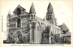 CPA Poitiers Vienne Eglise Notre Dame Dame la Grande Facades Ouest et Sud 