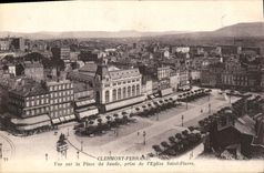 CPA Clermont Ferrand Vue sur la Place de Joude prise de l'Eglise Saint Pierre 