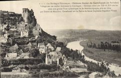 CPA La Dordogne Pittoresque Chateau feodal de Castelnaud Village sur un rocher dominant la Dordogne 