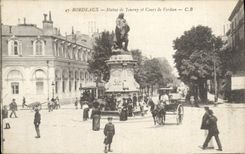CPA Bordeaux Statue de Tourny et Cours de Verdun 