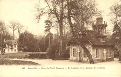 CPA Versailles Parc du Petit Trianon La Laiterie et la Maison de la Reine 