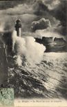 CPA Dieppe le Phare un jour de Tempete 