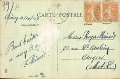CPA Oyron deux Sevres entree Seigneuriale de l'eglise Collegiale dans la Cour du chateau 
