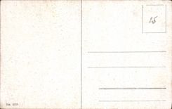 CPA Femme traversant un gue