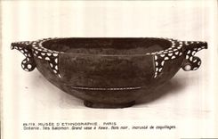 CPA Musee d'Ethnographie Paris Oceanie Iles Salomon Grand vase a Kawa Bois noir 