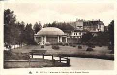CPA Vittel Vue vers le Pavillon et la Grande Source 