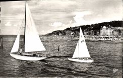 CPA Trouville La Reine des Plages Les Yachts et la Plage Bateaux