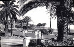 CPA Nice Un coin de la Promenade des Anglais 