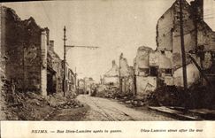 CPA Reims Rue Dieu Lumiere apres la guerre 