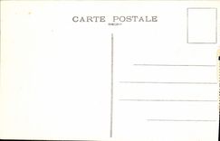 CPA Reims dans les Ruines apres la Retraite des Allemands la Cathedrale 