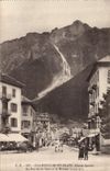 CPA Chamonix Mont Blanc Haute Savoie la Rue de la Gare et le Brevent 