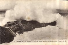 CPA Biarritz Cote Basque Effet de Mer de la Digue du Rocher de la Vierge 