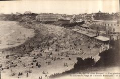 CPA Biarritz Cote Basque vue generale de la Grande Plage et le Casino Municipal 