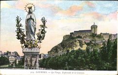 CPA Lourdes La Vierge Esplanade et le Chateau 