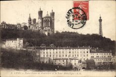 CPA Lyon Notre Dame de Fourviere et la Tour Metallique 