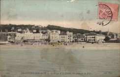 CPA Trouville sur Mer La Plage et le Casino vue prise de la Jetee 