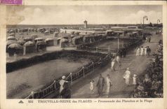 CPA Trouville Reine des Plages Promenade des Planches et la Plage 