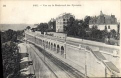 CPA Pau Vue sur le Boulevard des Pyrenees 