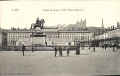 CPA Lyon Statue de Louis XIV Place Bellecour 