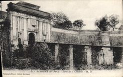 CPA Bayonne B Pyr Porte de la Citadelle 