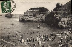 CPA Biarritz Les Bains au Port Vieux et le Rocher de la Vierge 