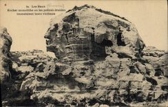 CPA Les Baux Rocher monolithe ou les pretres druides immolaient leurs victimes 