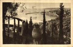 CPA Menton Vue d'ensemble prise de la Frontiere Italienne 