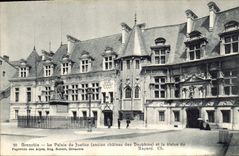 CPA Grenoble Le Palais de Justice ancien chateau des Dauphine et la statue de Bayard 