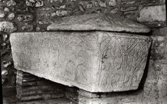 CPA Elne Pyr Or Le Cloitre Sarcophage dans le cloitre 
