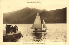 CPA Aix les Bains Savoie Le Lac de Bourget et la Dent du Chat Bateau