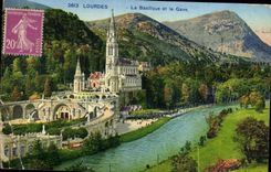 CPA Lourdes La Basilique et le Gave 