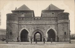 CPA Douai Porte de Valenciennes Vue Interieure 