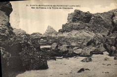 CPA Sainte Marguerite de Pornichet Loire Inf bas de Falaise a la Pointe de Chamoulin 
