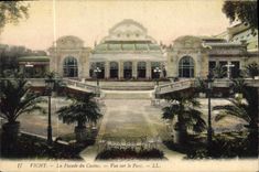 CPA Vichy La Facade du Casino Vue sur le Parc 