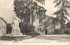 CPA Domremy Le Monument Mercie et la Maison de Jeanne d'Arc 